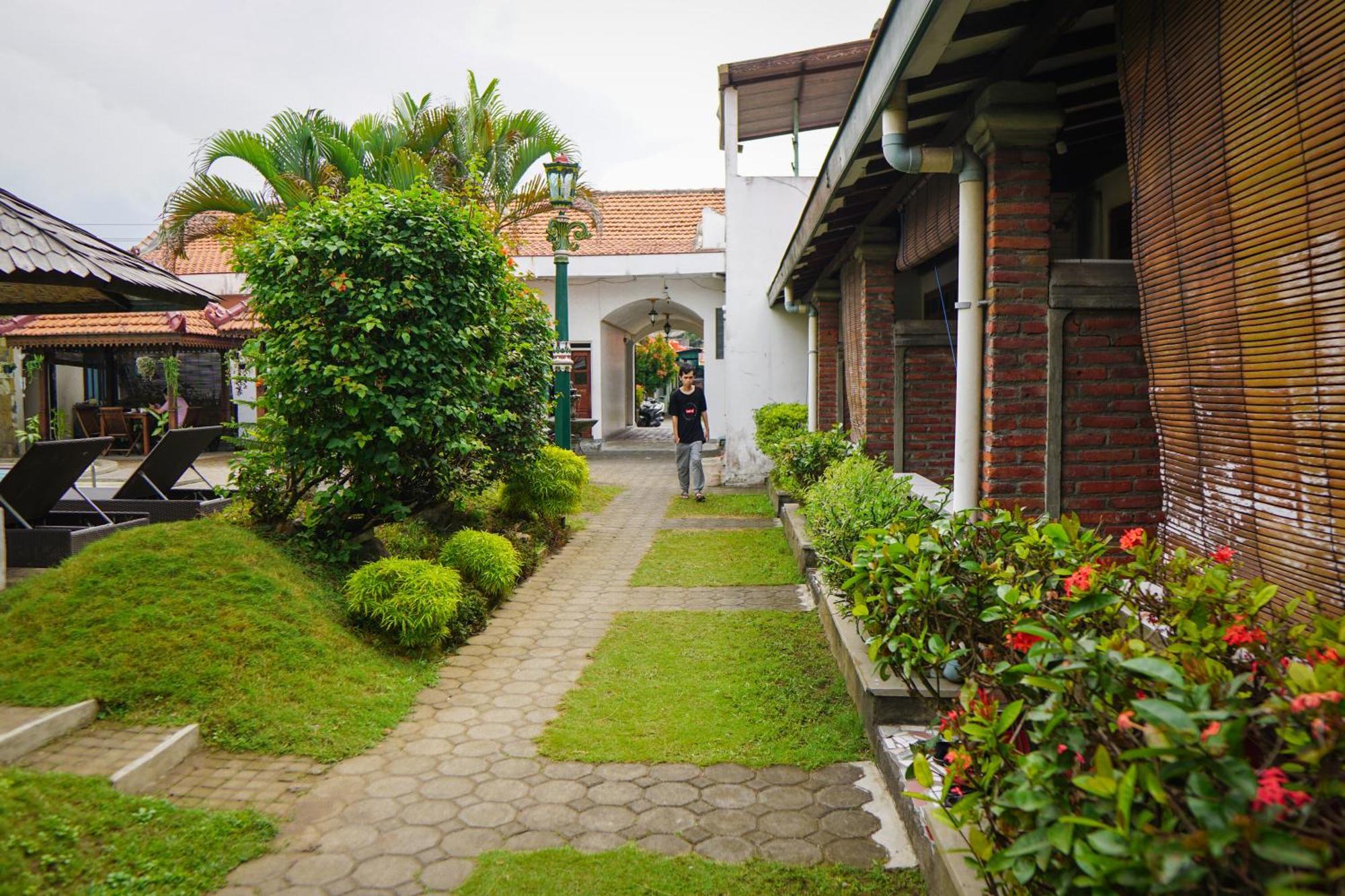 Hotel Tulips Yogyakarta Luaran gambar